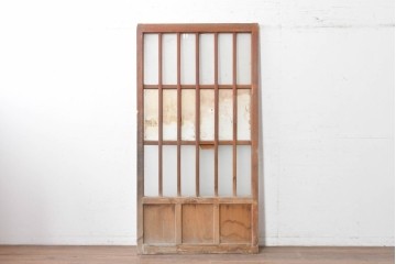 ヴィンテージ建具　昭和中期　縦格子デザイン　素朴な木味の玄関戸1枚　(R-089179)