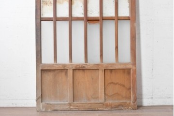 ヴィンテージ建具　昭和中期　縦格子デザイン　素朴な木味の玄関戸1枚　(R-089179)
