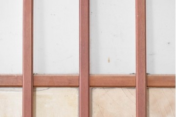 ヴィンテージ建具　昭和中期　縦格子デザイン　素朴な木味の玄関戸1枚　(R-089179)