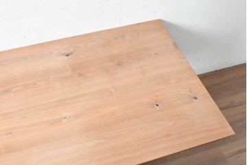 中古　美品　CONDE HOUSE(カンディハウス)　HAKAMA(ハカマ)　ウォールナット材　力強い造形で存在感を放つソリッドテーブル　定価約68万円　(R-089183)
