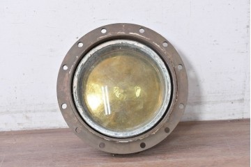 ヴィンテージ雑貨　真鍮製　重厚なデッドライト付き船舶用丸窓　(R-089185)
