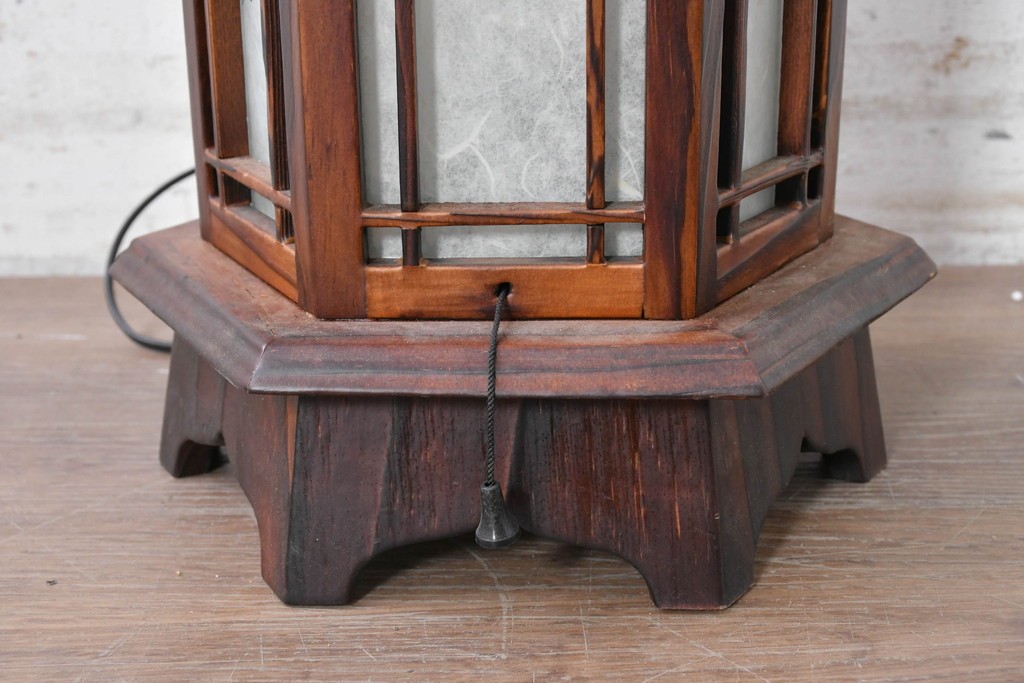 中古　韓国製　六角形屋根　伝統建築デザインの置き型照明　(R-089186)
