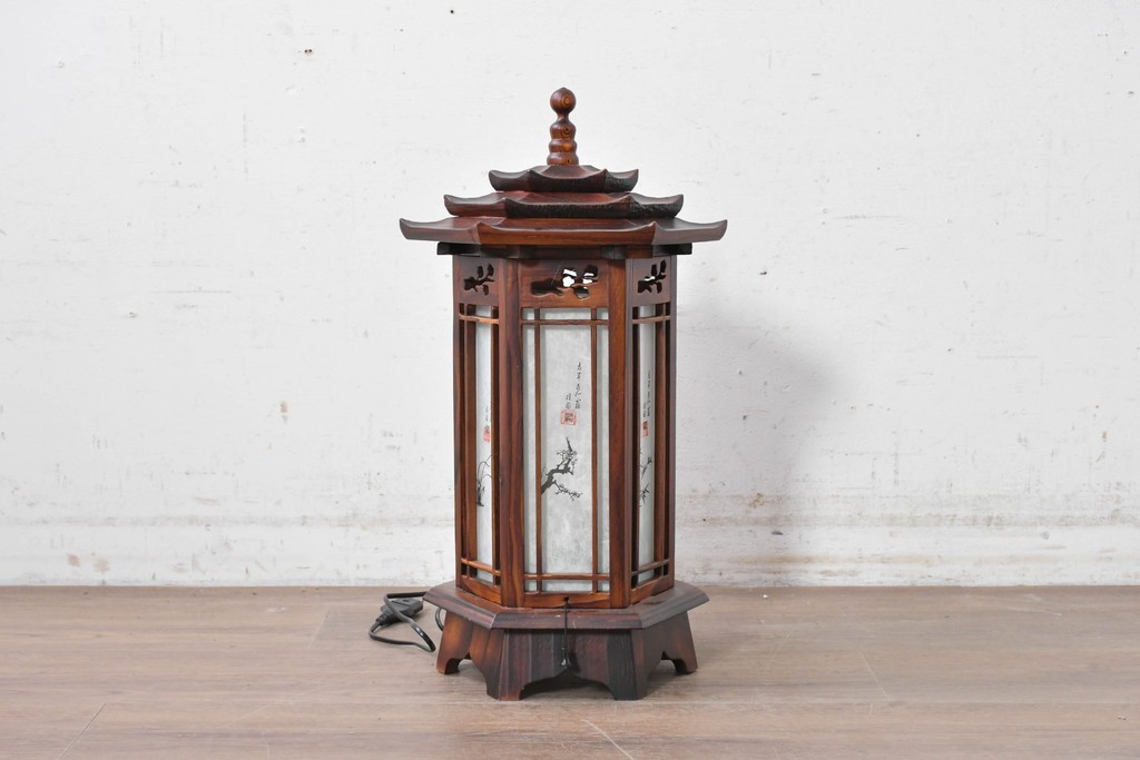 中古　韓国製　六角形屋根　伝統建築デザインの置き型照明　(R-089187)