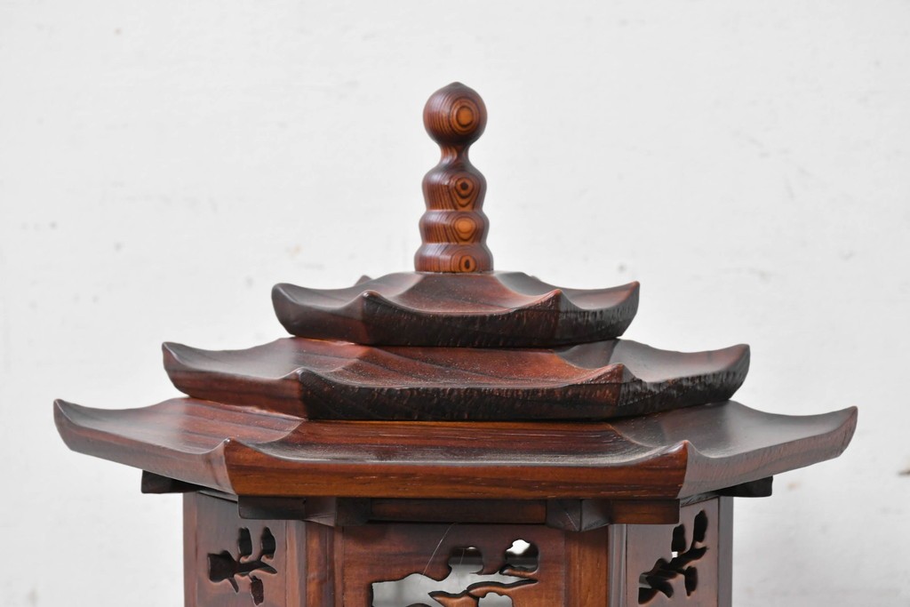 中古　韓国製　六角形屋根　伝統建築デザインの置き型照明　(R-089187)