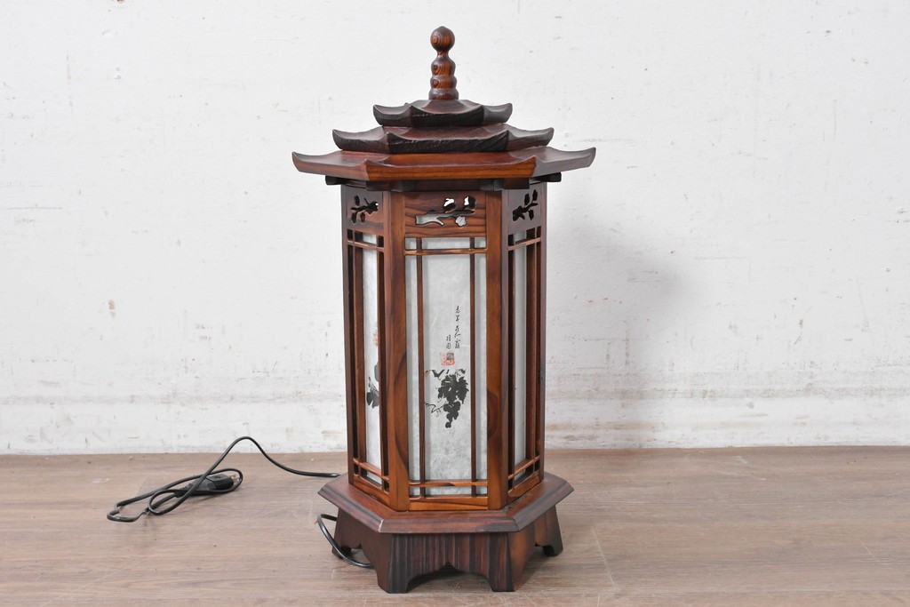 中古　韓国製　六角形屋根　伝統建築デザインの置き型照明　(R-089187)