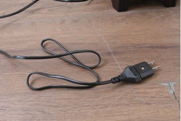 中古　韓国製　六角形屋根　伝統建築デザインの置き型照明　(R-089187)