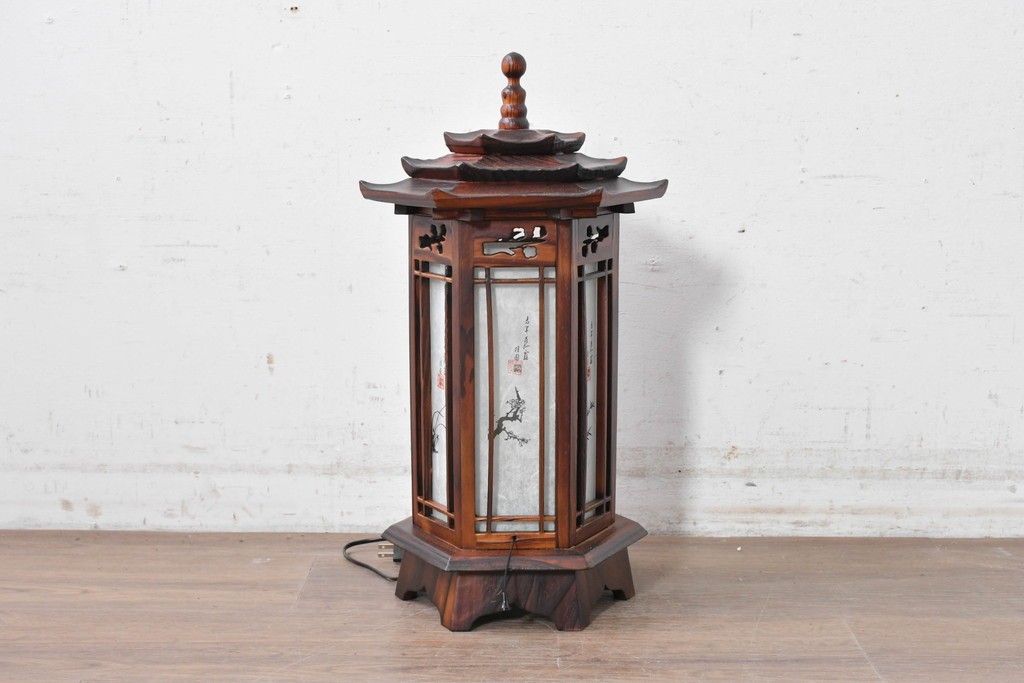 中古　韓国製　六角形屋根　伝統建築デザインの置き型照明　(R-089188)