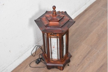 中古　韓国製　六角形屋根　伝統建築デザインの置き型照明　(R-089188)