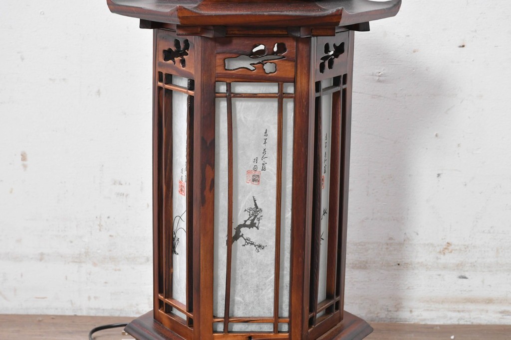 中古　韓国製　六角形屋根　伝統建築デザインの置き型照明　(R-089188)