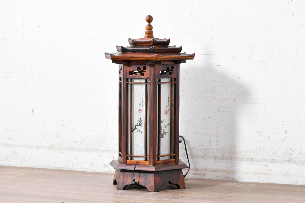 中古　韓国製　六角形屋根　伝統建築デザインの置き型照明　(R-089189)