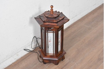 中古　韓国製　六角形屋根　伝統建築デザインの置き型照明　(R-089189)