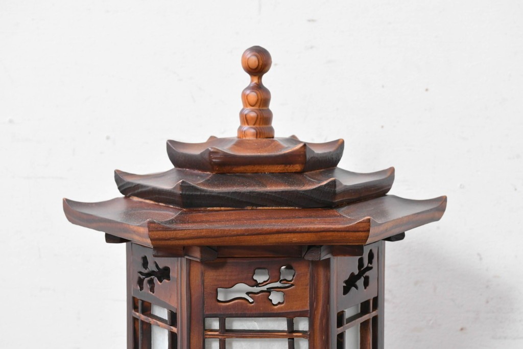 中古　韓国製　六角形屋根　伝統建築デザインの置き型照明　(R-089189)