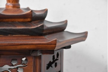 中古　韓国製　六角形屋根　伝統建築デザインの置き型照明　(R-089189)