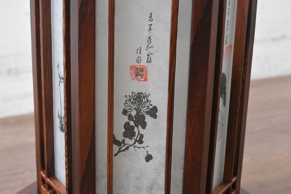 中古　韓国製　六角形屋根　伝統建築デザインの置き型照明　(R-089189)