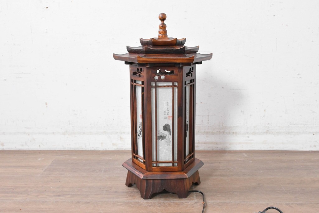 中古　韓国製　六角形屋根　伝統建築デザインの置き型照明　(R-089189)