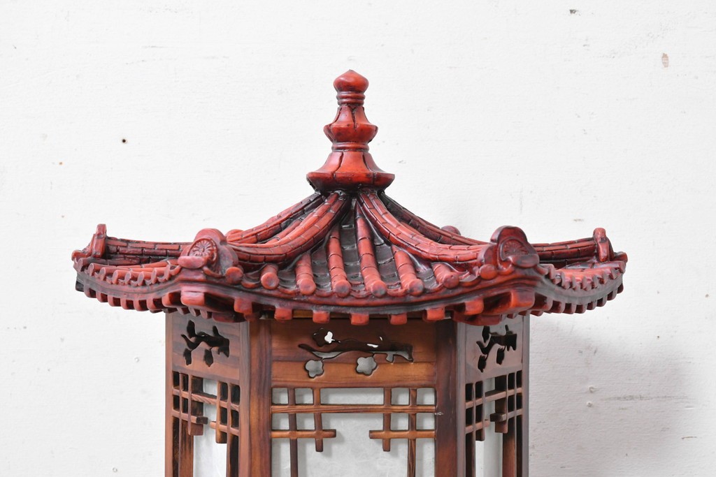 中古　韓国製　六角形屋根　楼閣風　伝統建築デザインの置き型照明　(R-089190)