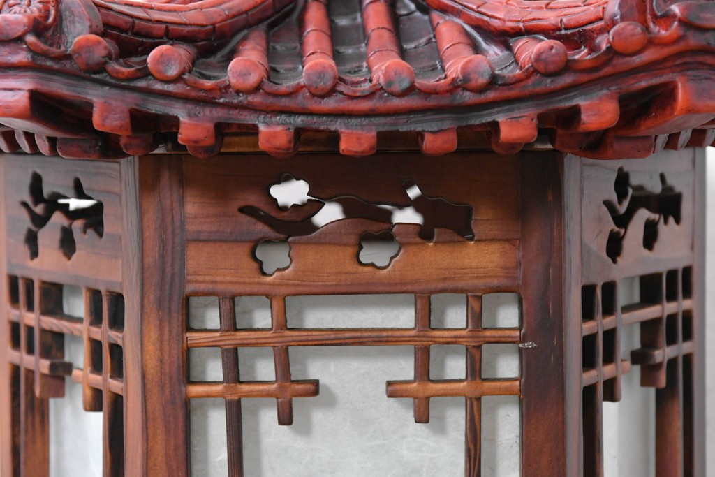 中古　韓国製　六角形屋根　楼閣風　伝統建築デザインの置き型照明　(R-089190)