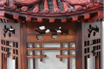 中古　韓国製　六角形屋根　楼閣風　伝統建築デザインの置き型照明　(R-089190)