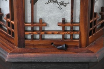 中古　韓国製　六角形屋根　楼閣風　伝統建築デザインの置き型照明　(R-089190)