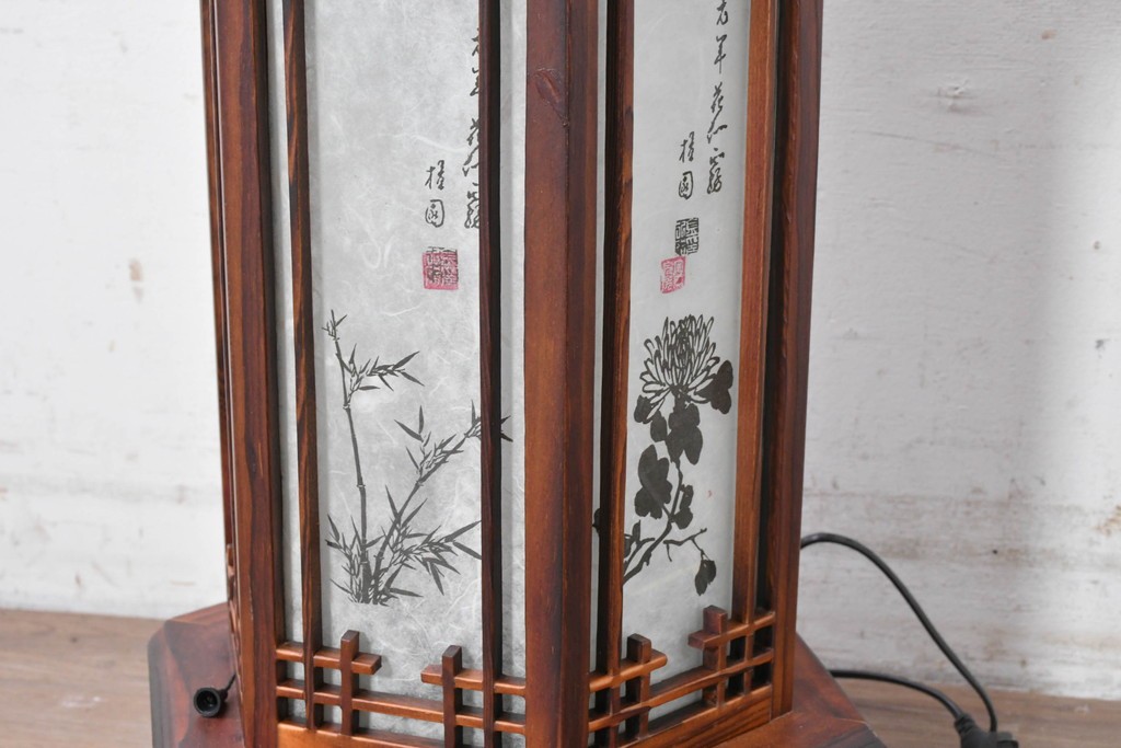 中古　韓国製　六角形屋根　楼閣風　伝統建築デザインの置き型照明　(R-089190)
