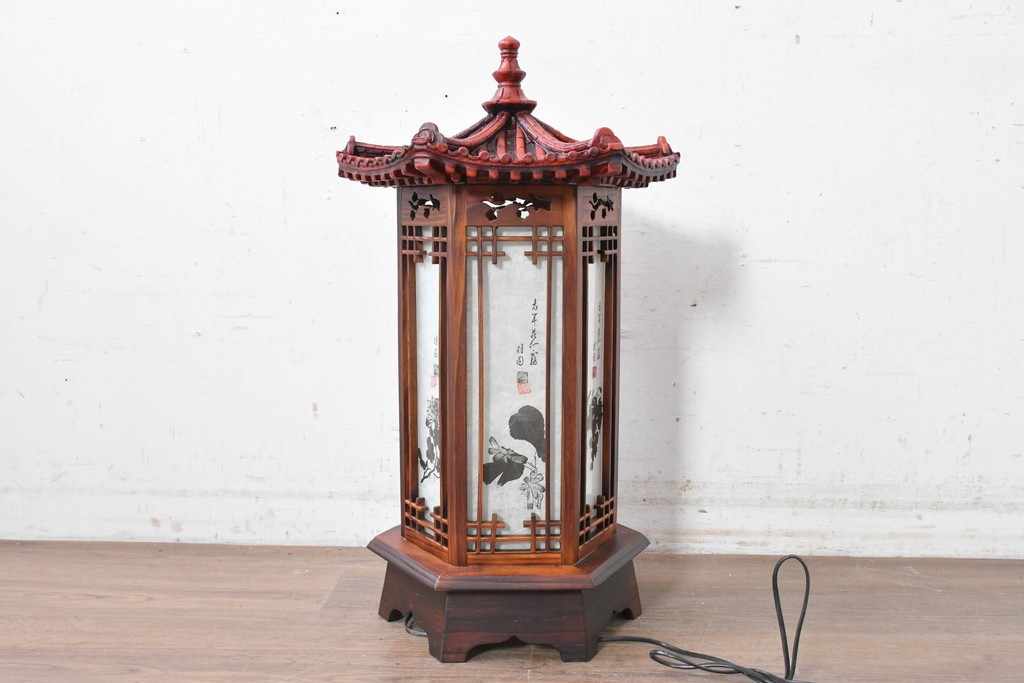 中古　韓国製　六角形屋根　楼閣風　伝統建築デザインの置き型照明　(R-089190)