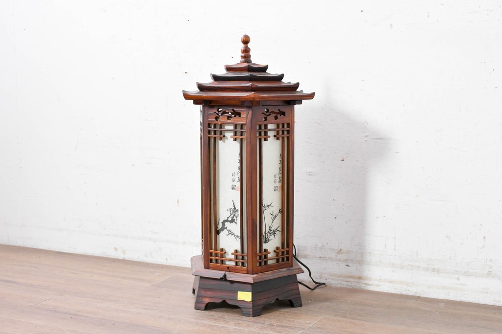 中古　韓国製　六角形屋根　伝統建築デザインの置き型照明　(R-089191)