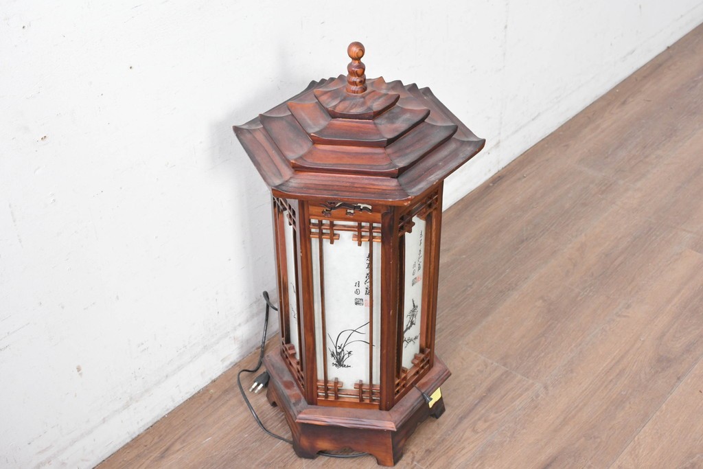 中古　韓国製　六角形屋根　伝統建築デザインの置き型照明　(R-089191)