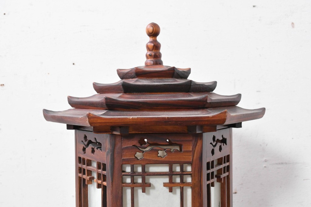 中古　韓国製　六角形屋根　伝統建築デザインの置き型照明　(R-089191)