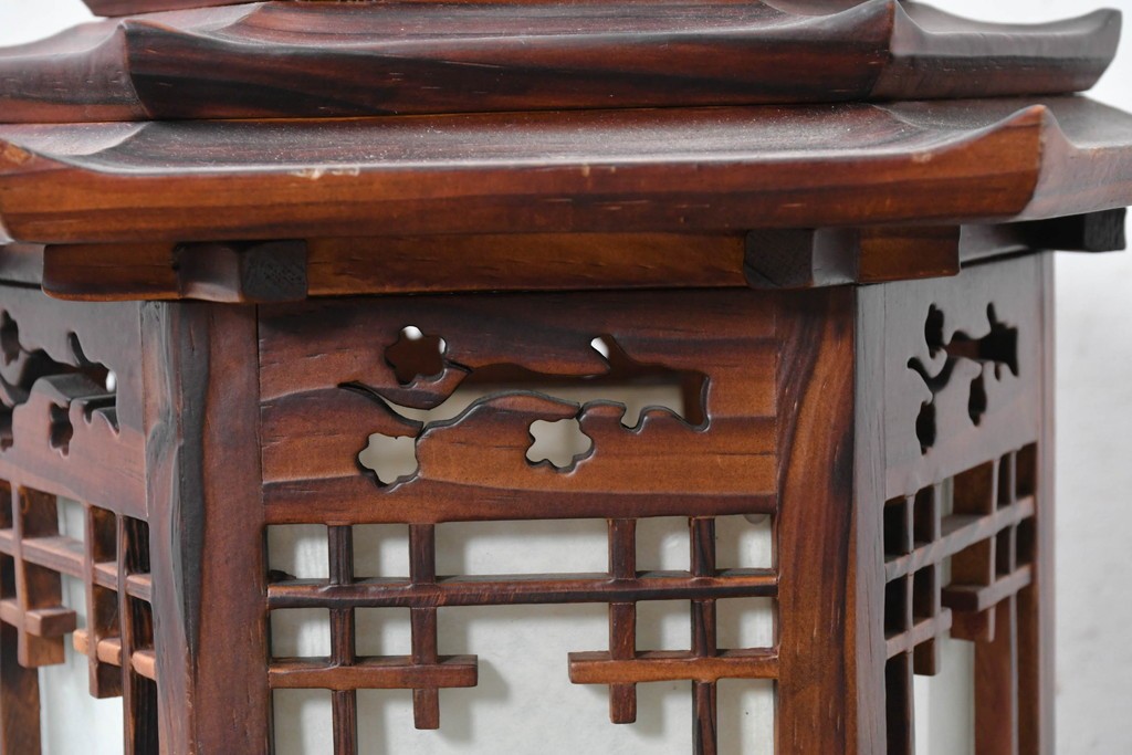 中古　韓国製　六角形屋根　伝統建築デザインの置き型照明　(R-089191)