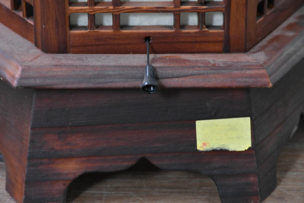中古　韓国製　六角形屋根　伝統建築デザインの置き型照明　(R-089191)
