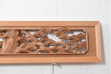 ヴィンテージ建具　昭和後期　井波彫刻　清堂作　松竹梅図の彫刻が美しい欄間2枚セット　(R-089193)