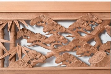 ヴィンテージ建具　昭和後期　井波彫刻　清堂作　松竹梅図の彫刻が美しい欄間2枚セット　(R-089193)