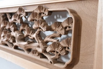 ヴィンテージ建具　昭和後期　井波彫刻　清堂作　松竹梅図の彫刻が美しい欄間2枚セット　(R-089193)