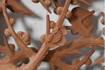 ヴィンテージ建具　昭和後期　井波彫刻　清堂作　松竹梅図の彫刻が美しい欄間2枚セット　(R-089193)