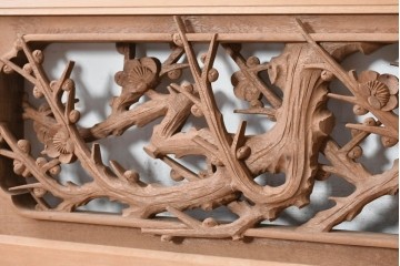 ヴィンテージ建具　昭和後期　井波彫刻　清堂作　松竹梅図の彫刻が美しい欄間2枚セット　(R-089193)