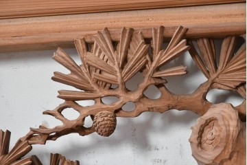 ヴィンテージ建具　井波彫刻　梧山作　新規制作で約130万円相当の逸品!　松の意匠が見事な彫刻欄間2枚セット　(R-089194)