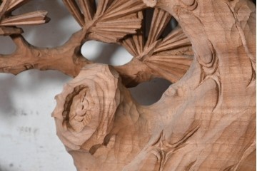 ヴィンテージ建具　井波彫刻　梧山作　新規制作で約130万円相当の逸品!　松の意匠が見事な彫刻欄間2枚セット　(R-089194)