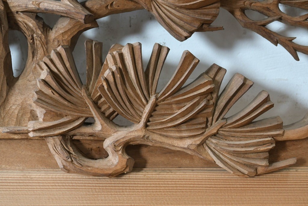 ヴィンテージ建具　昭和後期　井波彫刻　雪信作　躍動感あふれる松図彫刻の欄間2枚セット　(R-089195)