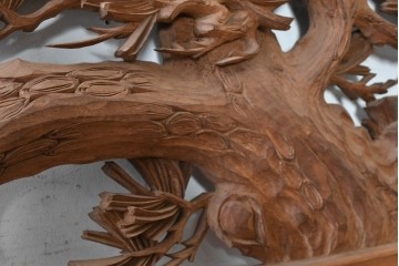 ヴィンテージ建具　昭和後期　井波彫刻　雪信作　躍動感あふれる松図彫刻の欄間2枚セット　(R-089195)