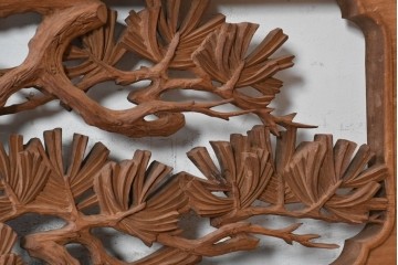 ヴィンテージ建具　昭和後期　井波彫刻　雪信作　躍動感あふれる松図彫刻の欄間2枚セット　(R-089195)