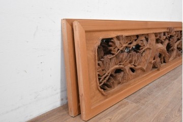 ヴィンテージ建具　昭和後期　井波彫刻　雪信作　躍動感あふれる松図彫刻の欄間2枚セット　(R-089195)