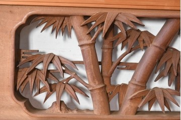 ヴィンテージ建具　昭和後期　井波彫刻　一峯作　松竹梅の生命力を豊かに表現した欄間2枚セット　(R-089201)
