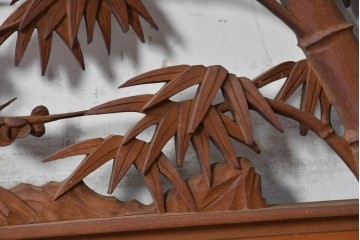 ヴィンテージ建具　昭和後期　井波彫刻　一峯作　松竹梅の生命力を豊かに表現した欄間2枚セット　(R-089201)