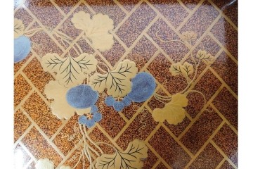 明治から大正期　時代物　木製　漆器　金銀蒔絵に梨地と扇面が華やかな盆2点セット　(R-089202)