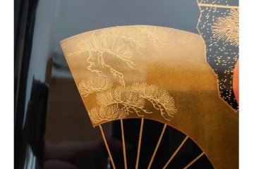 明治から大正期　時代物　木製　漆器　金銀蒔絵に梨地と扇面が華やかな盆2点セット　(R-089202)