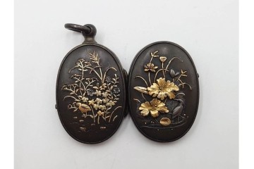 アンティーク　金工品　金銀象嵌による花鳥図が美しいロケットペンダントトップ　(R-089203)