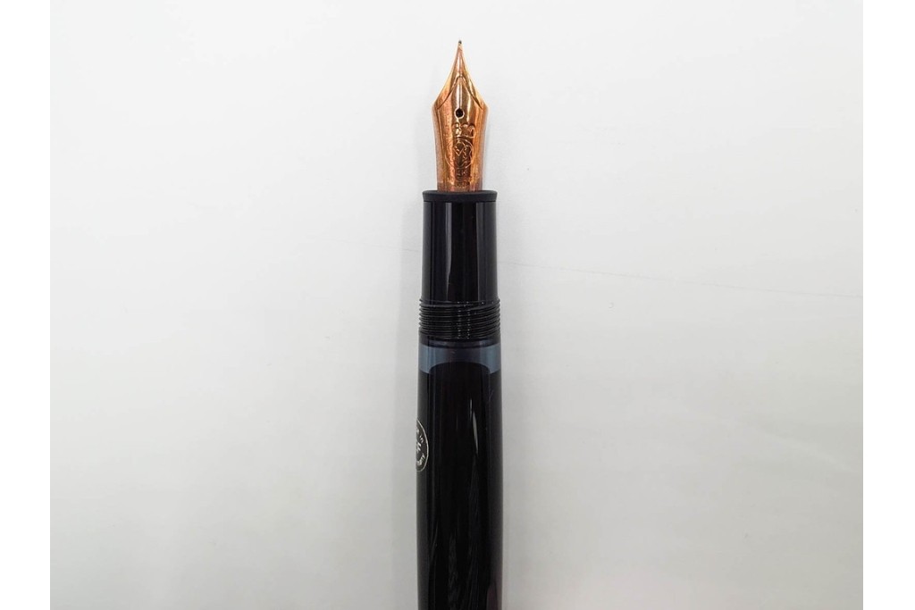 ドイツ　MONTBLANC(モンブラン)　マイスターシュテュック146　14K(14金)　艶やかなブラック軸が上品な万年筆　ケース付き　(R-089205)