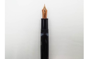 ドイツ　MONTBLANC(モンブラン)　マイスターシュテュック146　14K(14金)　艶やかなブラック軸が上品な万年筆　ケース付き　(R-089205)