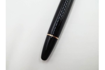 ドイツ　MONTBLANC(モンブラン)　マイスターシュテュック146　14K(14金)　艶やかなブラック軸が上品な万年筆　ケース付き　(R-089205)