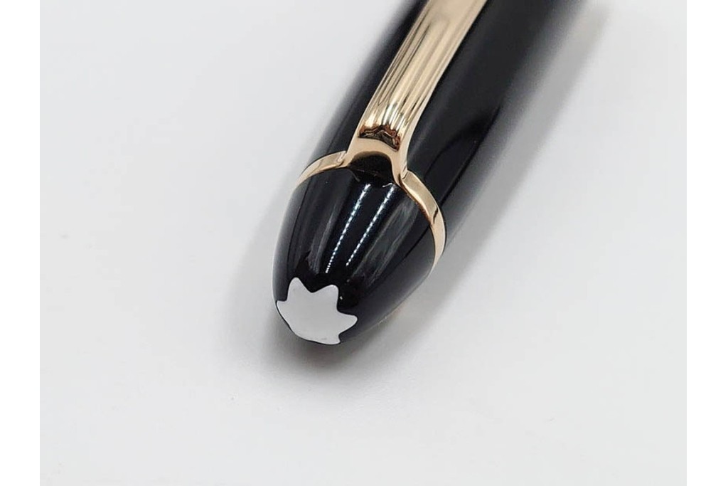 ドイツ　MONTBLANC(モンブラン)　マイスターシュテュック146　14K(14金)　艶やかなブラック軸が上品な万年筆　ケース付き　(R-089205)